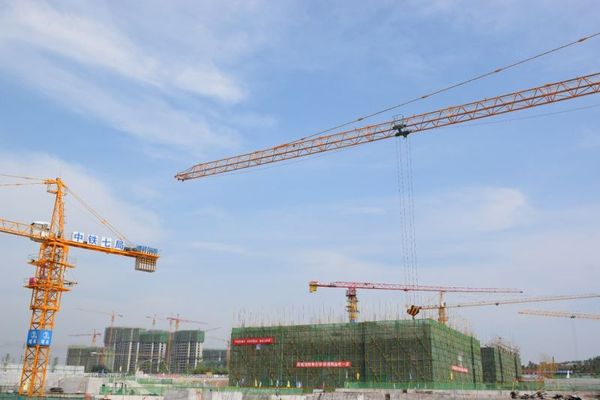 晋城丹河新城金村起步区商务中心A区2号楼主体结构顺利封顶 (2)